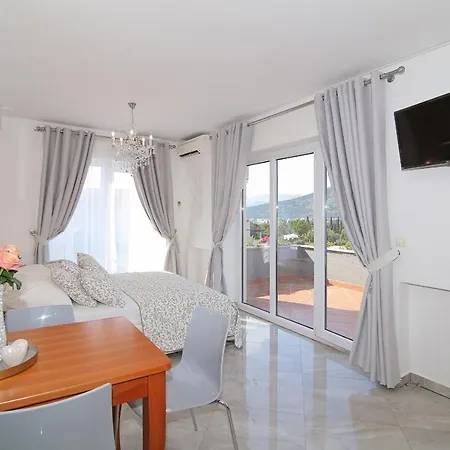 Antea With Free Parking Pensionat 4*