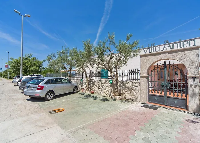 Antea With Free Parking